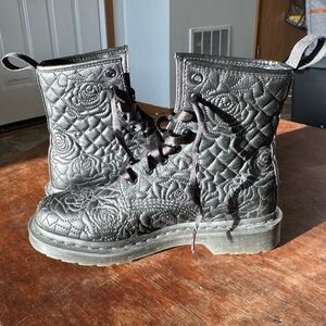 Dr. Martens Black Quilted Rose Combat Boots Women’s size 7